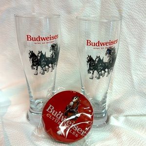 Two Budweiser 16.9  Pint Glasses And 4 Coasters, Box Gift Set, Home Bar